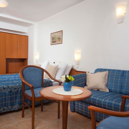 Bluesun Hotel Marina Brela Esterno foto